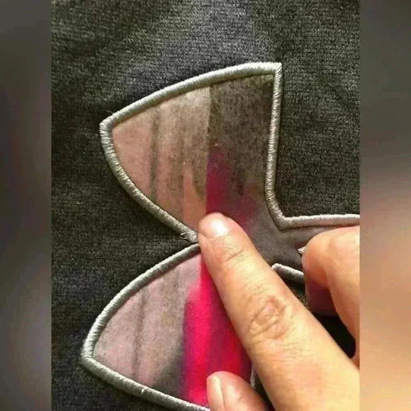 Under armour dark gray hoodie with pink logo women Medium - Picture 8 of 8